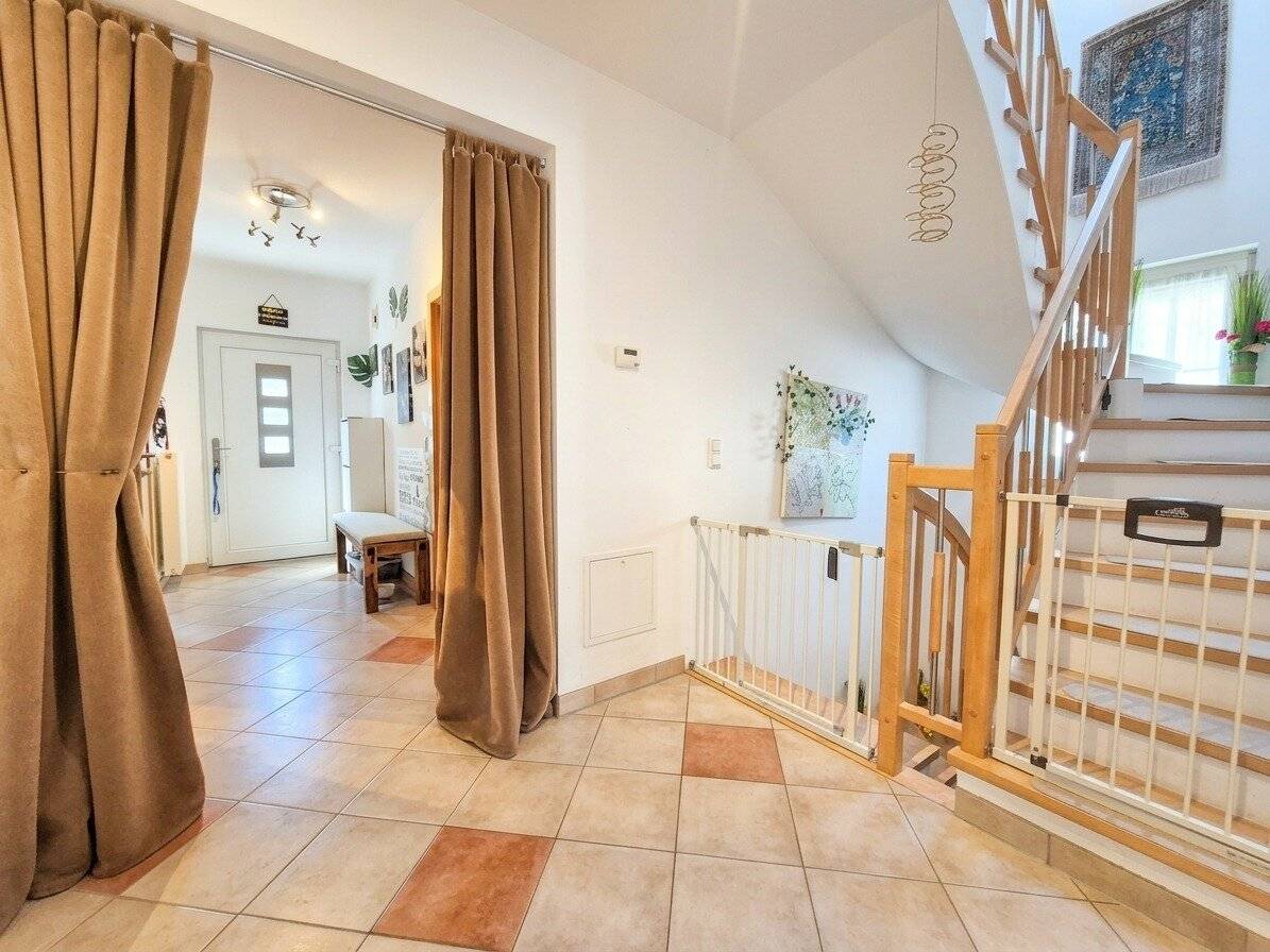 Ihr neues Zuhause mit Garten, Pool und viel Platz für die ganze Familie