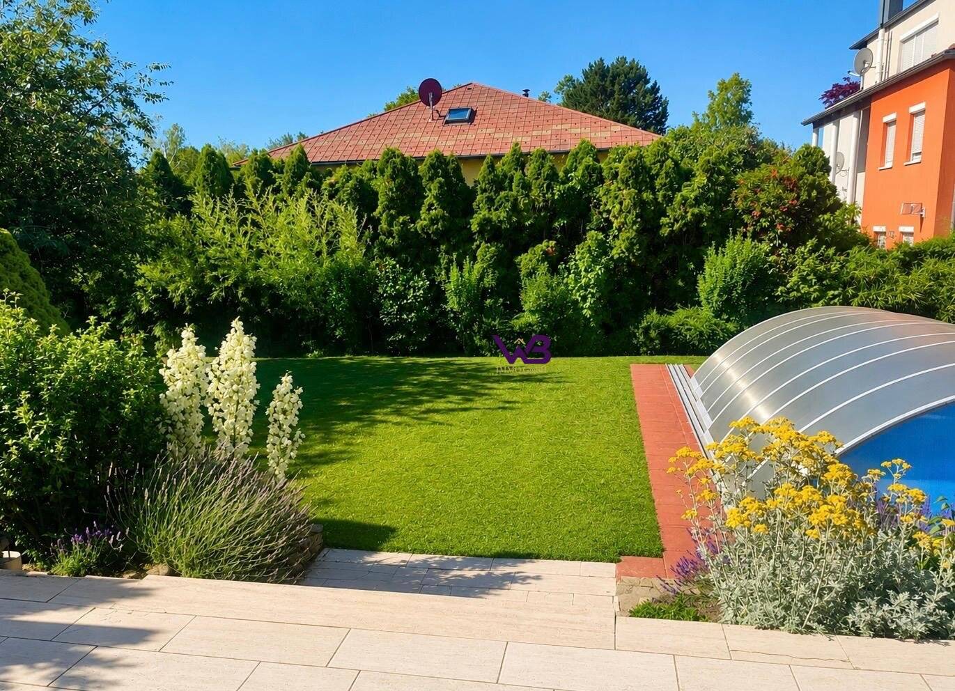 Großzügiges Einfamilienhaus mit 678 m2 Grundstück, Garten &amp; überdachtem Swimmingpool