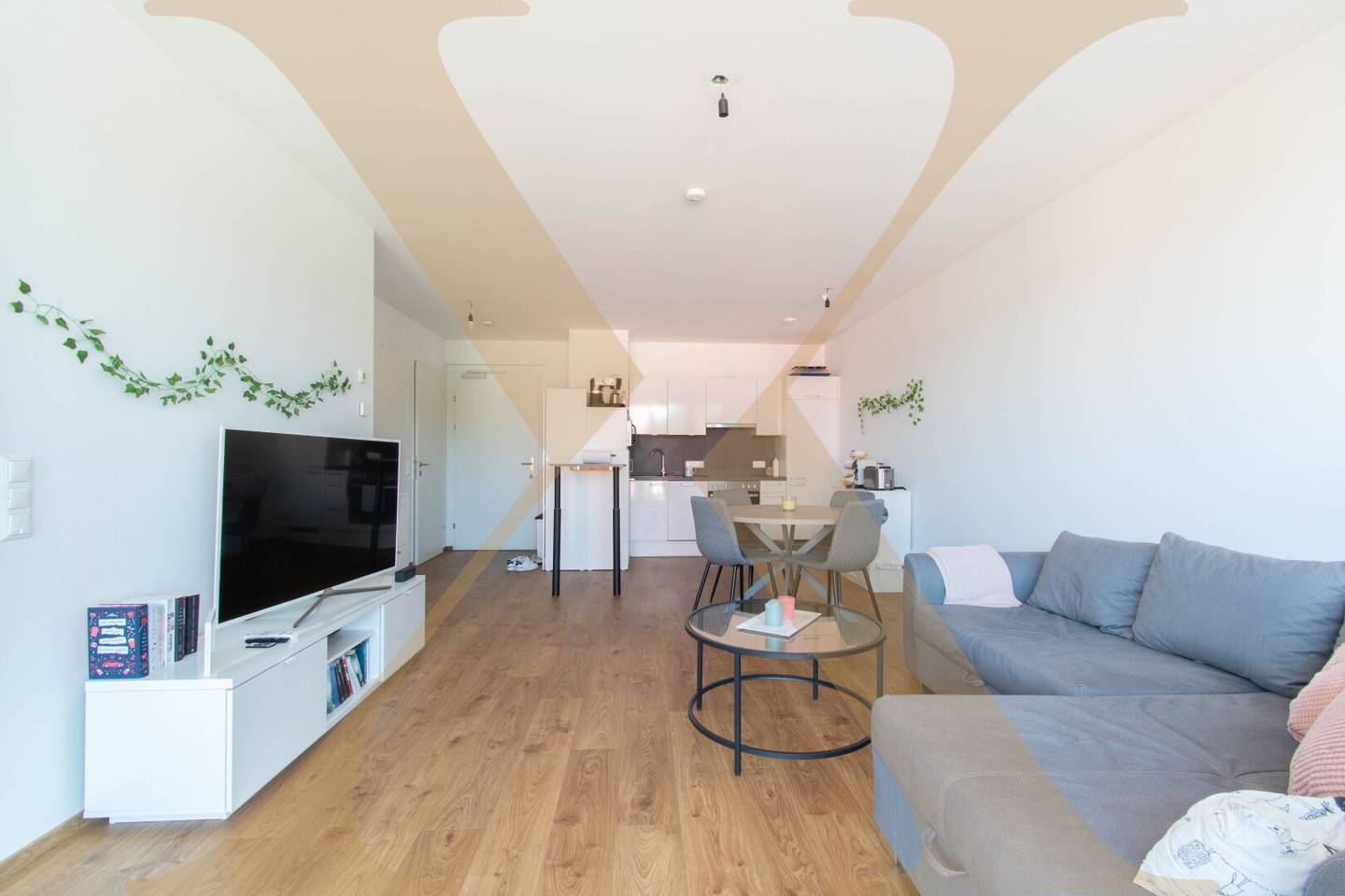Bright 2-room apartment with spacious loggia in Linz for rent! (Top 53)