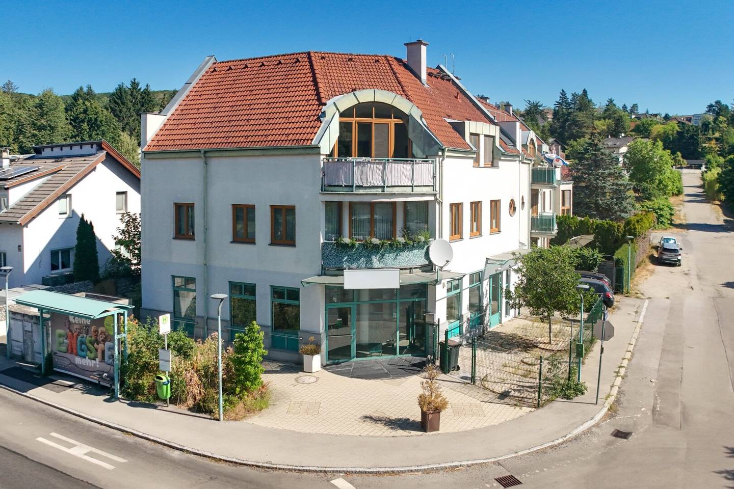 Großzügiges Geschäftslokal mit bester Sichtbarkeit auf 2 Ebenen in Mauerbach