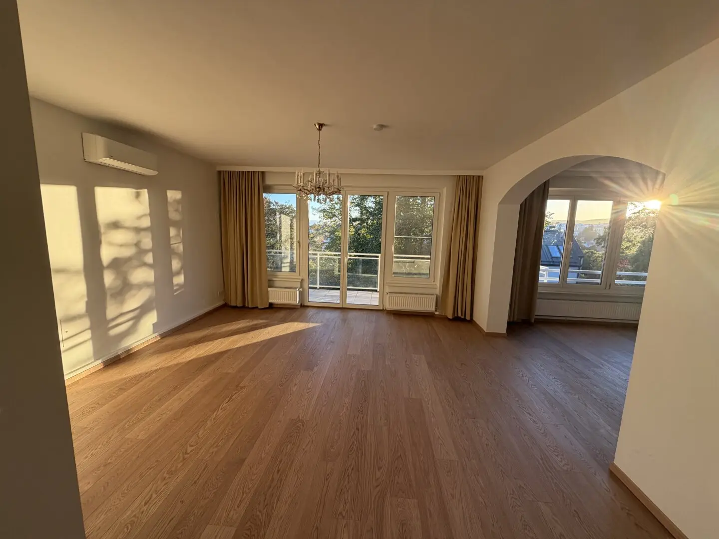 Spacious 5-room apartment in top location with terrace and pool - shared garden use