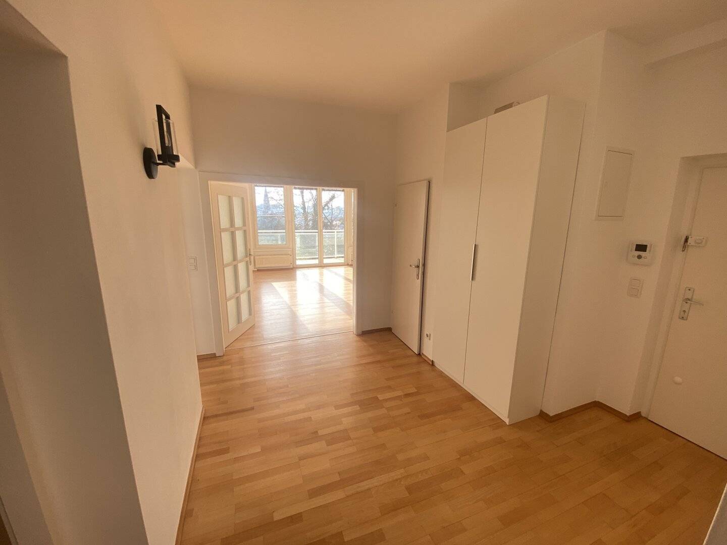 Spacious 5-room apartment in top location with terrace and pool - shared garden use