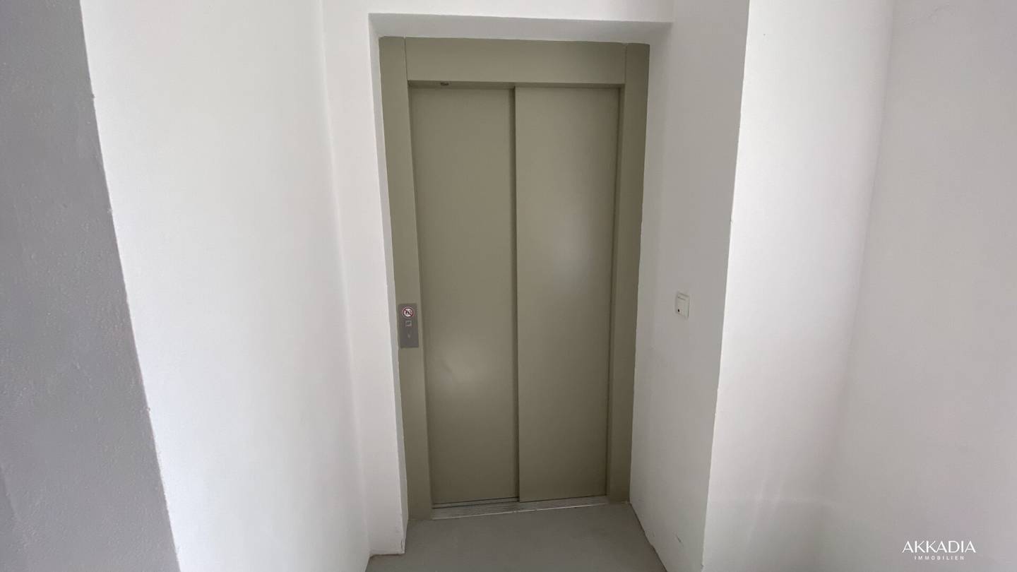 77 m² with potential – 3-room apartment in the 22nd district