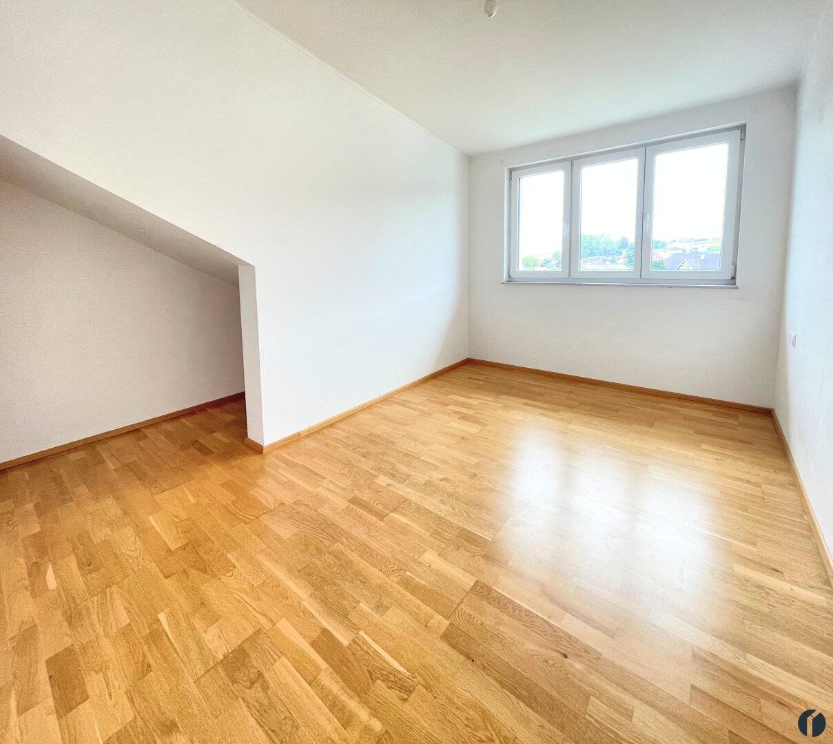 Nette Single-Wohnung mit Balkon