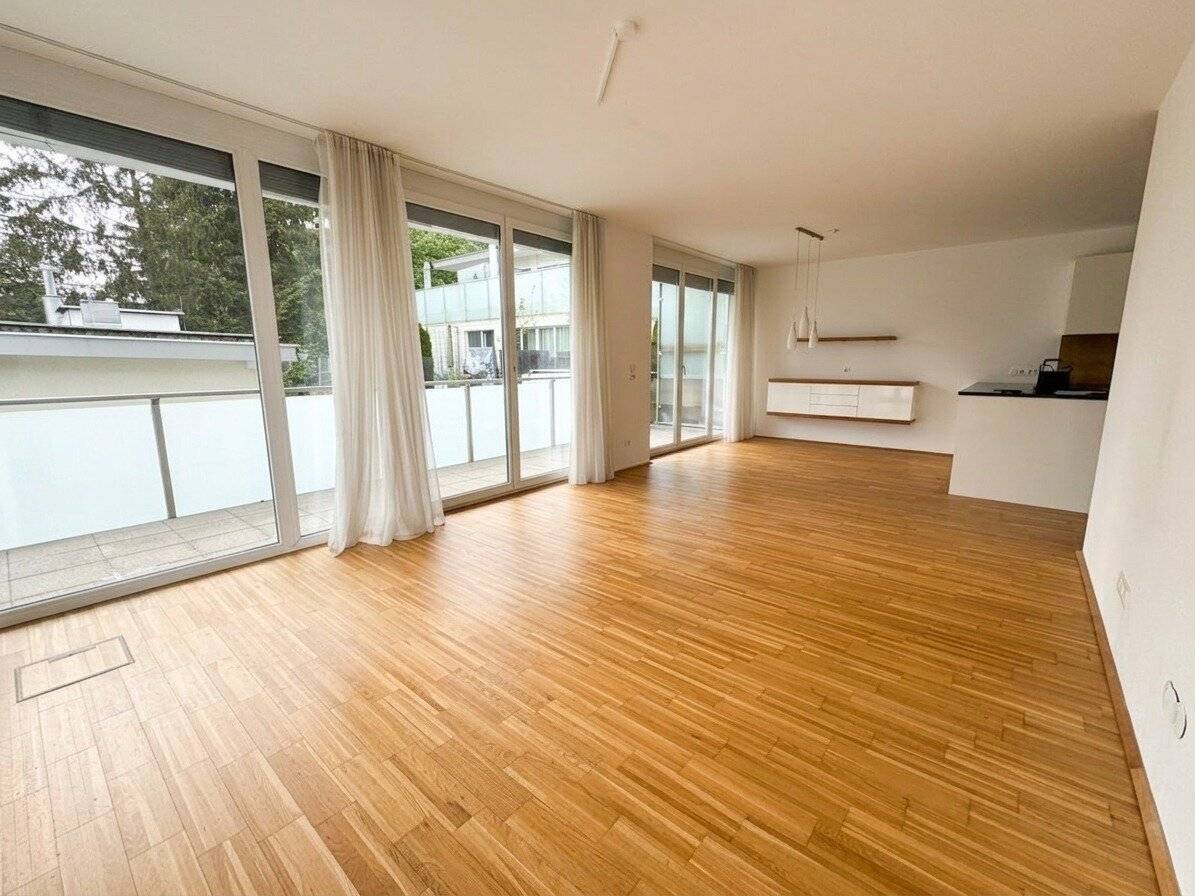 Herrliche Terrassen-Wohnung über der Stadt