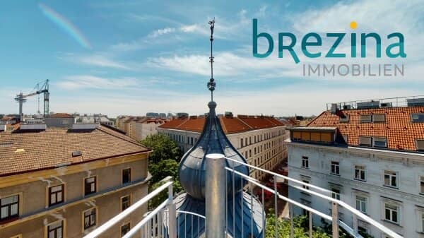 Dachterrasse mit Wien rundum Blick und eine weitere Terrasse mit historischen Zwiebelturm
