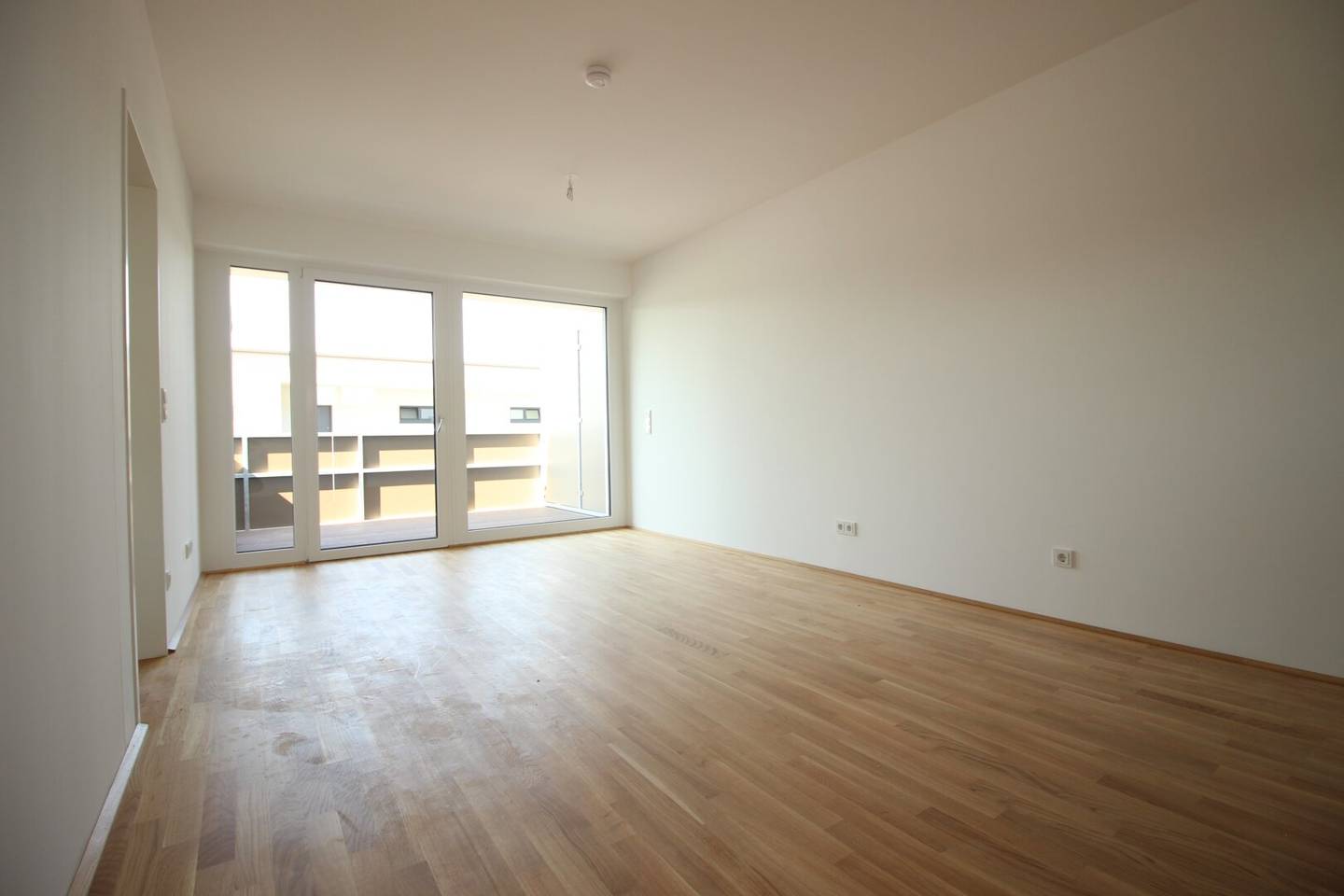 hochwertige 2-Zimmer Etagenwohnung mit PKW-Stellplatz