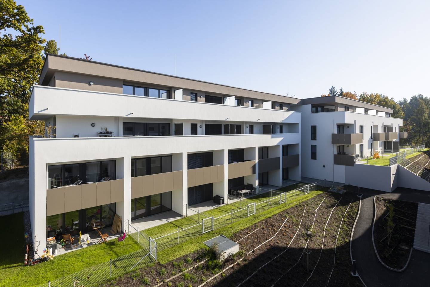 hochwertige 2-Zimmer Etagenwohnung mit PKW-Stellplatz