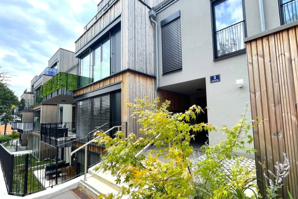 Ground floor apartment with private garden and terrace