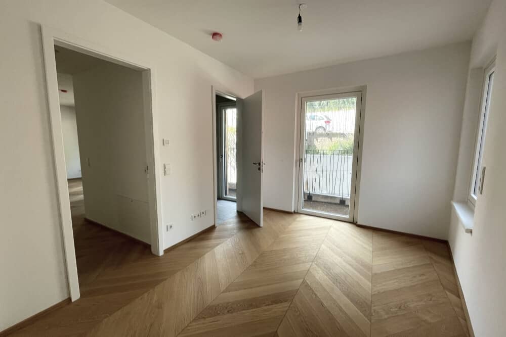 Ground floor apartment with private garden and terrace