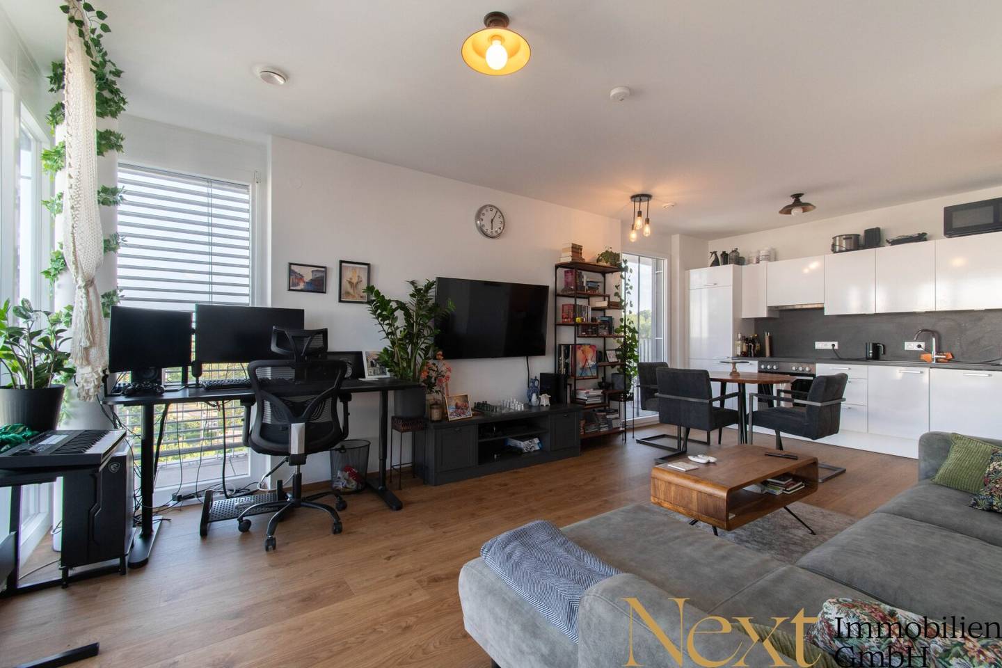 Spacious 2-room apartment with terrace and loggia in Linz for rent!