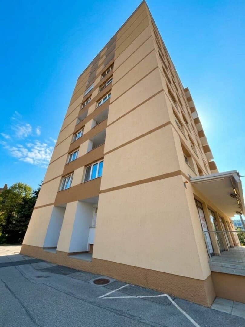 BESTE Lage in Leoben LKH - Universität mit Fernblick! Wunderschön modernisierte 73m² Wohnung, 5. Stock, inkl. Einbauküche