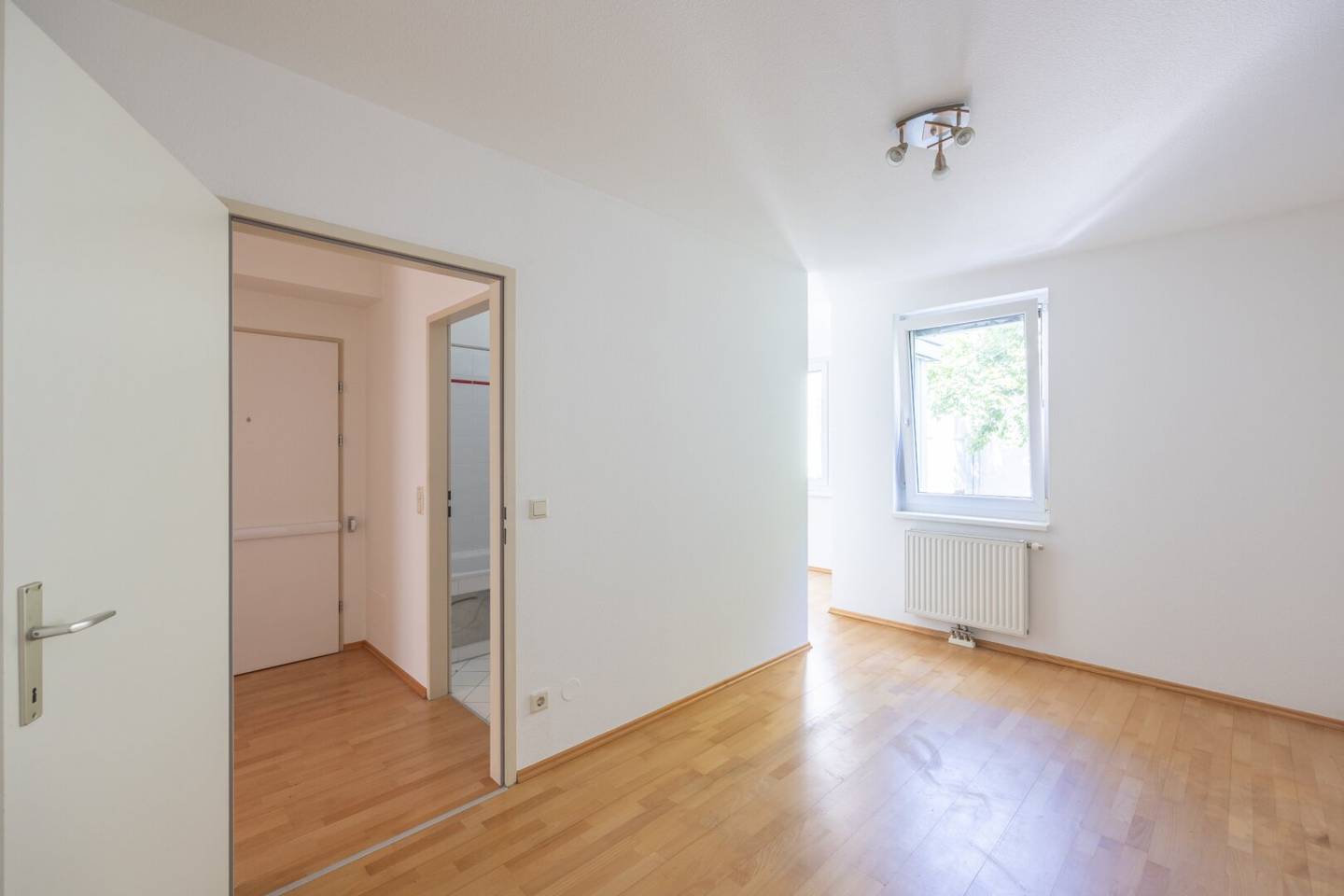 Charming 2-room apartment with garage in 1120 Vienna – 55m², elevator, parquet, top location