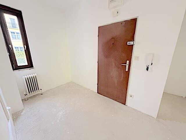 COMMISSION-FREE FROM THE OWNER! UNRENOVATED 6-ROOM FAMILY APARTMENT WITH LOGGIA IN GERSTHOF