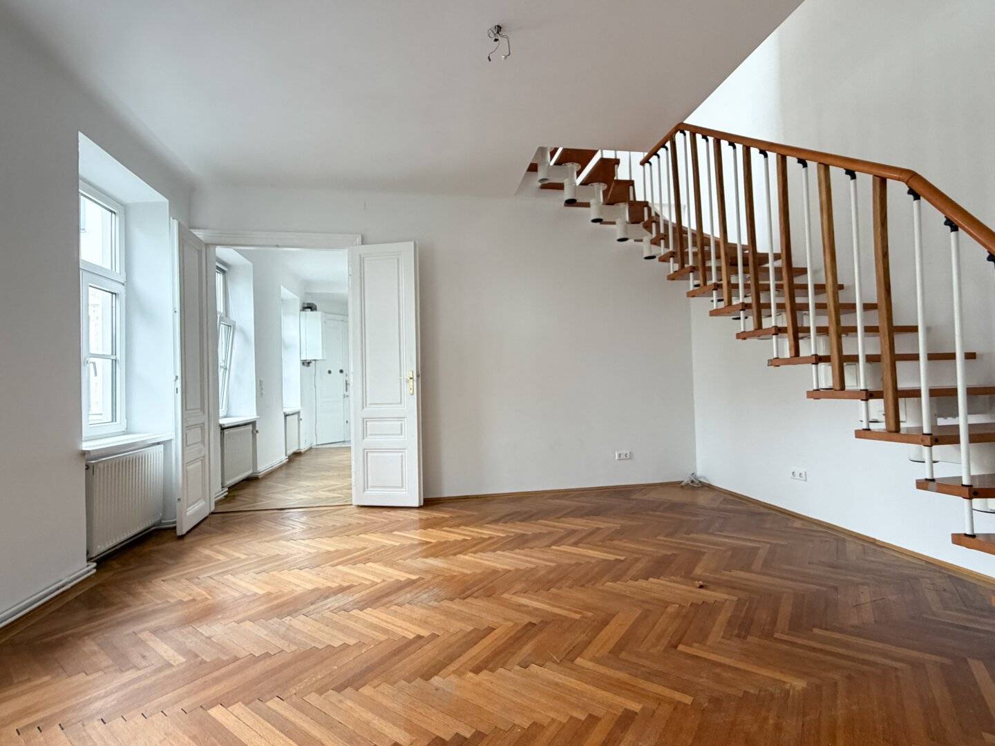 FAMILY HIT: BRIGHT, QUIET 2.5 ROOM MAISONETTE WITH TERRACE