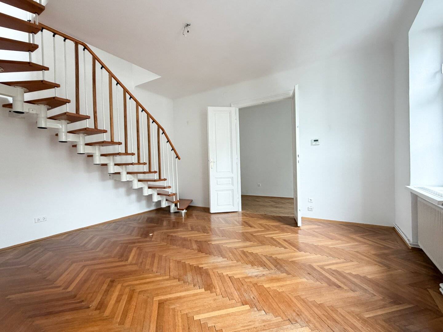 FAMILY HIT: BRIGHT, QUIET 2.5 ROOM MAISONETTE WITH TERRACE