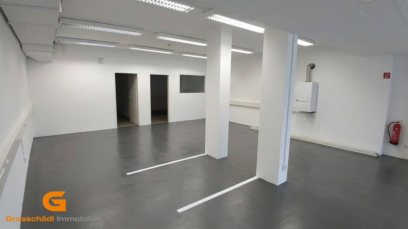 Salzburg - Andräviertel: Office / Retail Premises for Rent in High-Visibility Location