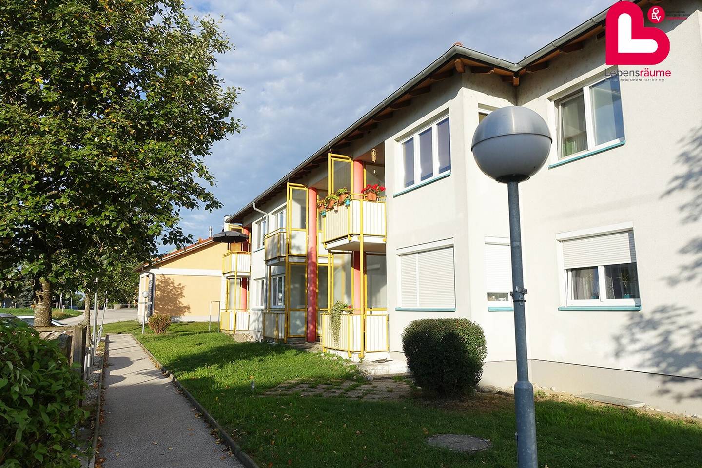 Great 3-room apartment in Edt bei Lambach with loggia and parking space