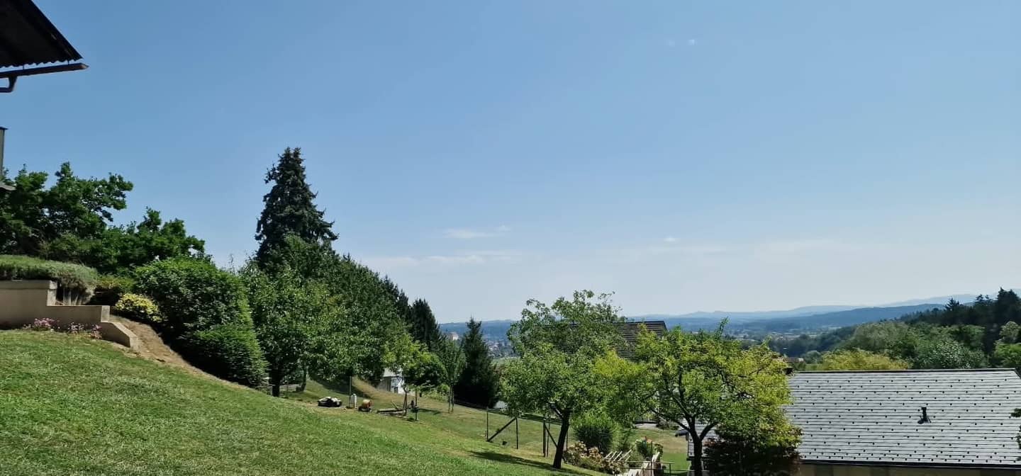 8510 Stainz, Blumenstraße: Entzückendes, renoviertes Eigenheim mit ca. 50m² Wfl.  und 1.440 m² Grund mit Carport und Gartenhäuschen