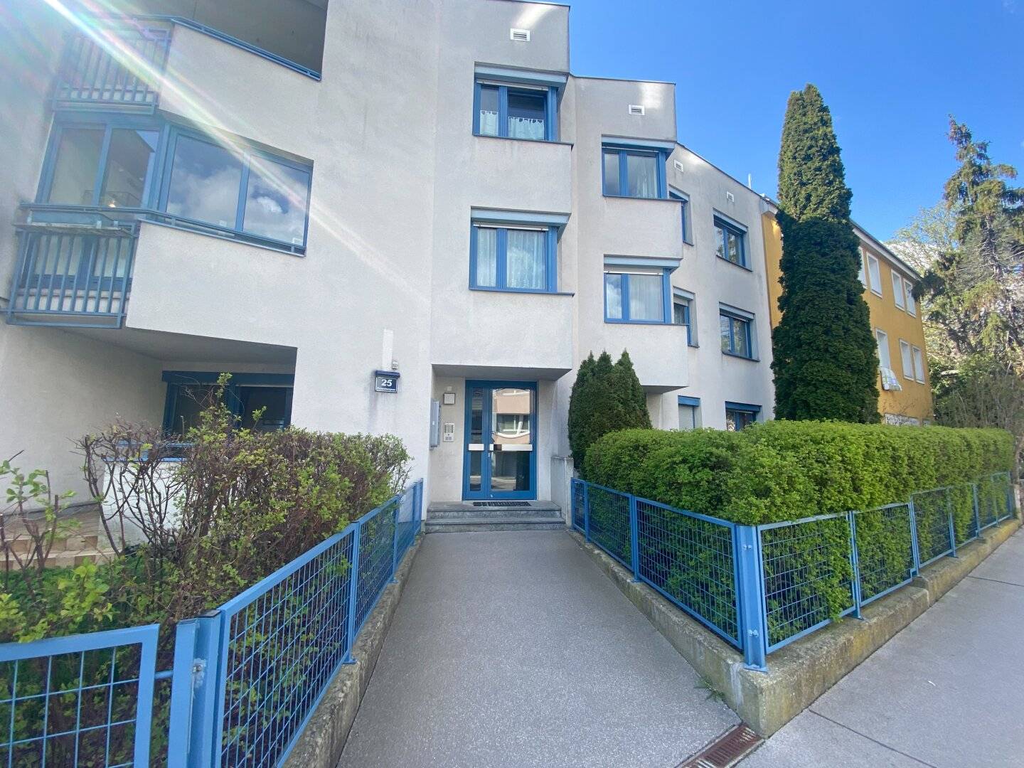 A home with character – Stylish 4-room apartment in sought-after location in Hietzing