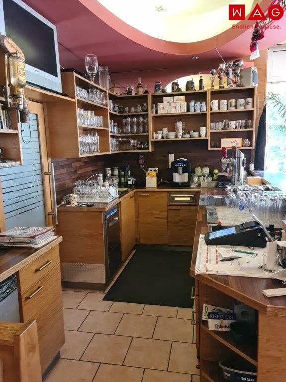 Gastronomy space / "Cafe Friends" in Linz / Bindermichl - Keferfeld - optionally fully equipped with attractive outdoor seating – 81.28 m² | Accessible | Turn the key and start