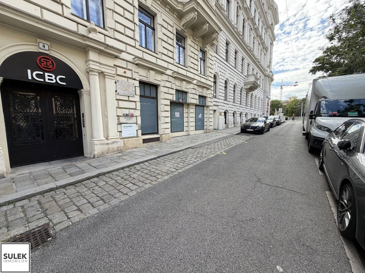 Provisionsfrei: 2 Stellplätze zwischen Schottentor und Votivkirche ab sofort verfügbar!