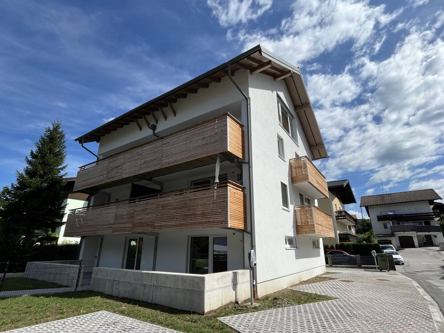Großgmain: 3-Zimmer-Neubauwohnung mit zwei Bädern und zwei Balkonen!