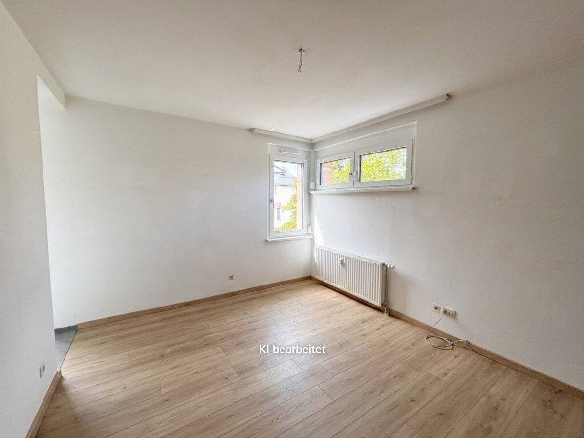 Compact 2-room apartment with sunny balcony - partly renovated!