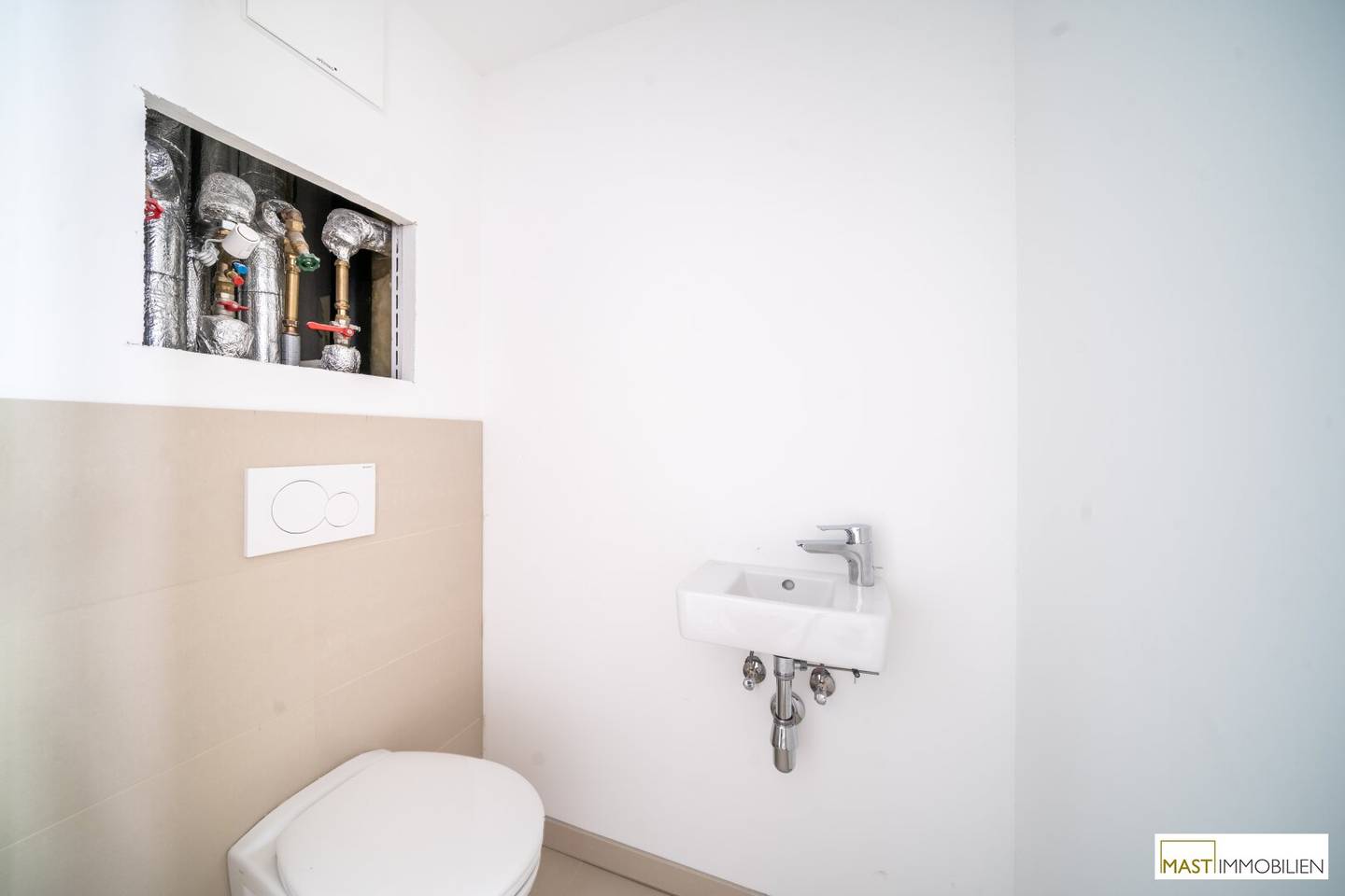 Alte Donau - 2-room first-occupancy apartment on the 4th floor