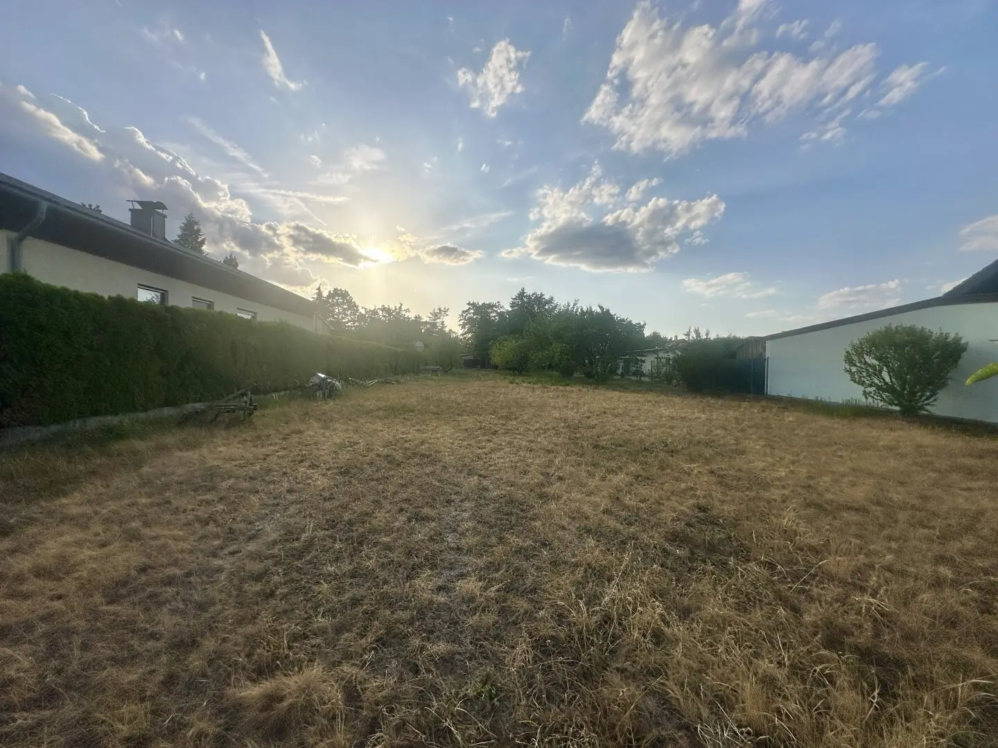 YOUR PERFECT PLACE FOR A HOME: 1267m² IN PRIME QUIET LOCATION IN KOTTINGBRUNN