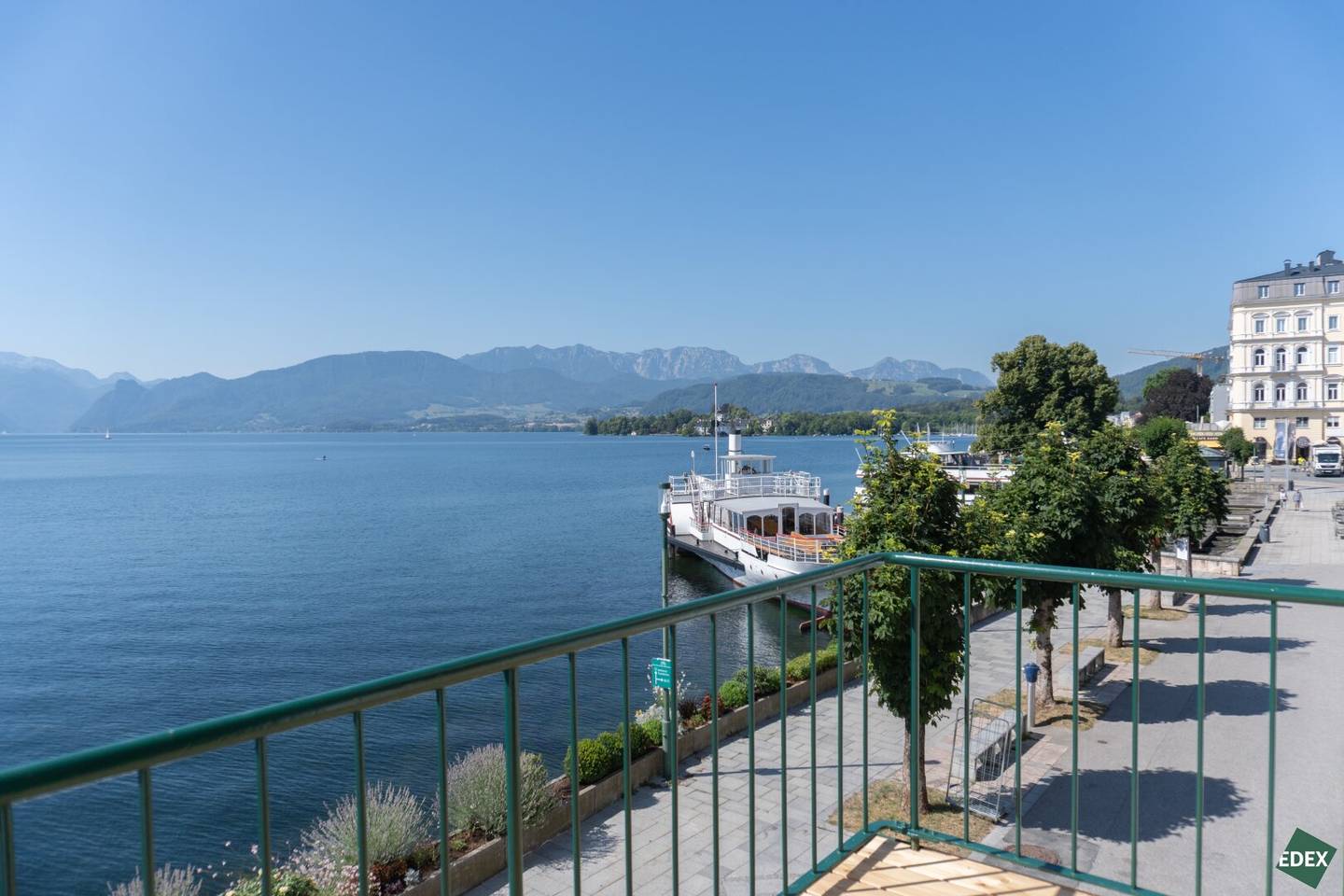 Unique living in the historic Kammerhof - Dream apartment in the center of Gmunden with breathtaking view
