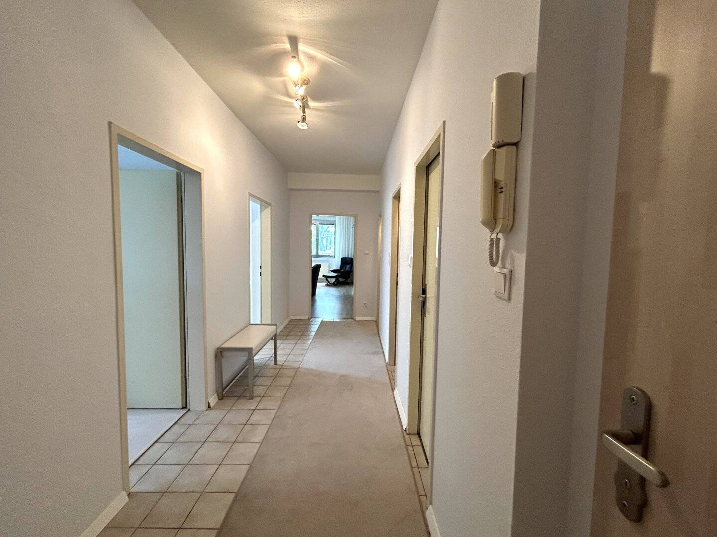 Blick ins Grüne! 3-Zimmer-Wohnung mit Loggia in der Thermenregion Bad Vöslau!