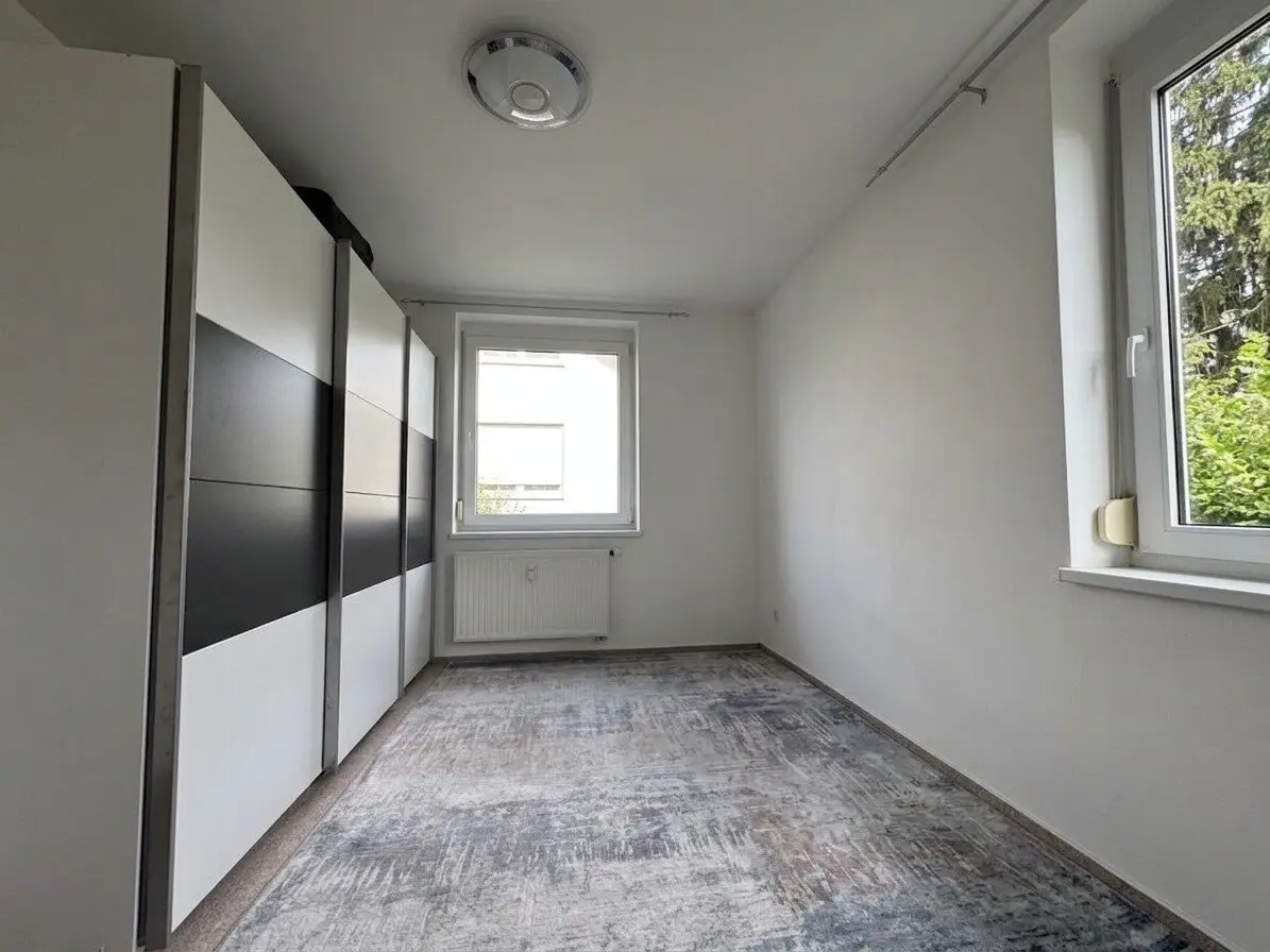 Eggenberg! Charmante 3-Zimmer-Wohnung mit Südwest-Balkon & Tiefgaragenplatz in ruhiger Lage!