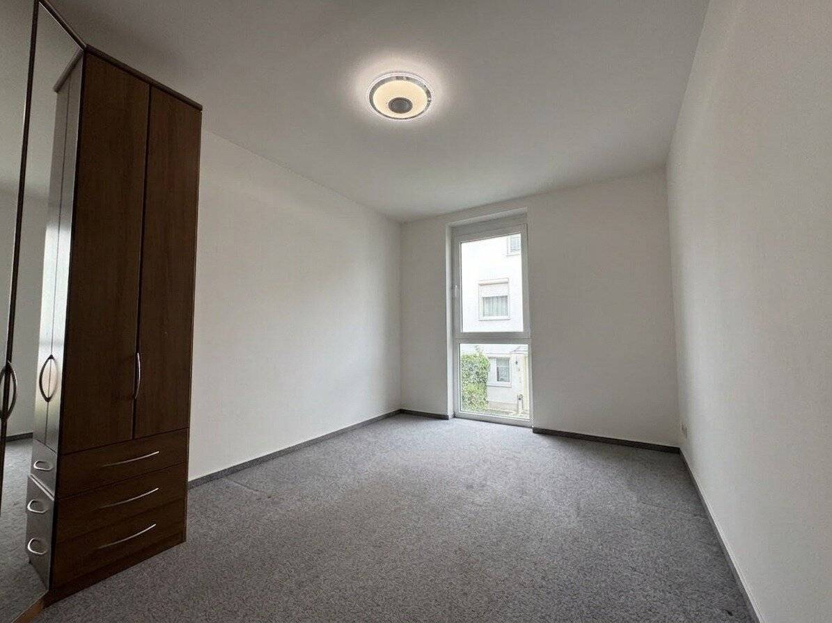 Eggenberg! Charming 3-room apartment with southwest balcony &amp; underground parking space in quiet location