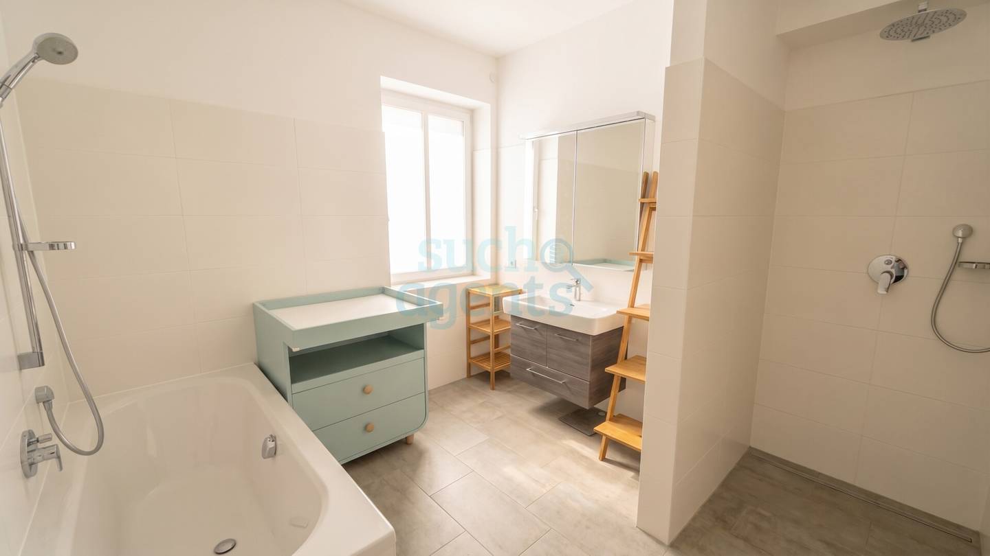 Renovated Wohnung with large south balcony
