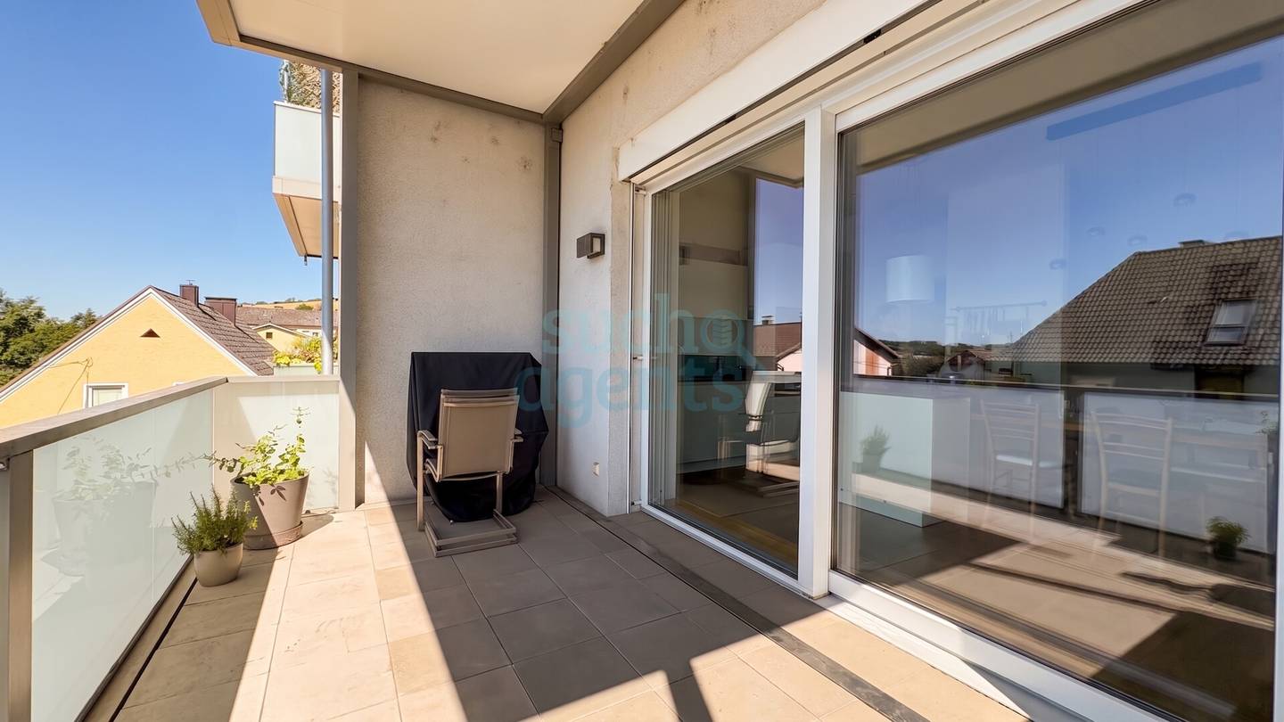 Kernsanierte Wohnung mit großem Südbalkon