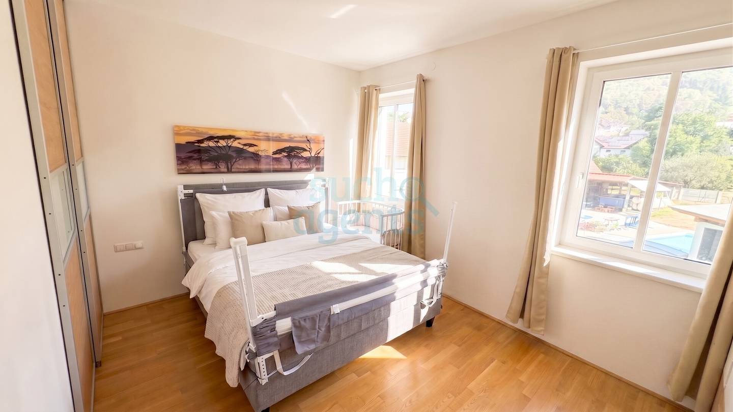 Kernsanierte Wohnung mit großem Südbalkon