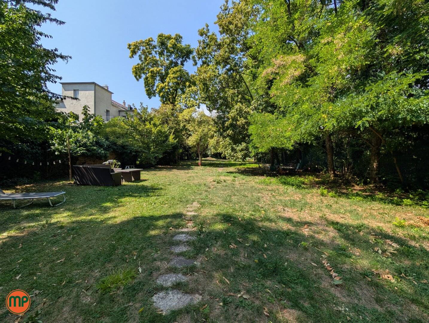 Your dream apartment in Oberdöbling: 3 rooms on 100 m² with garden use