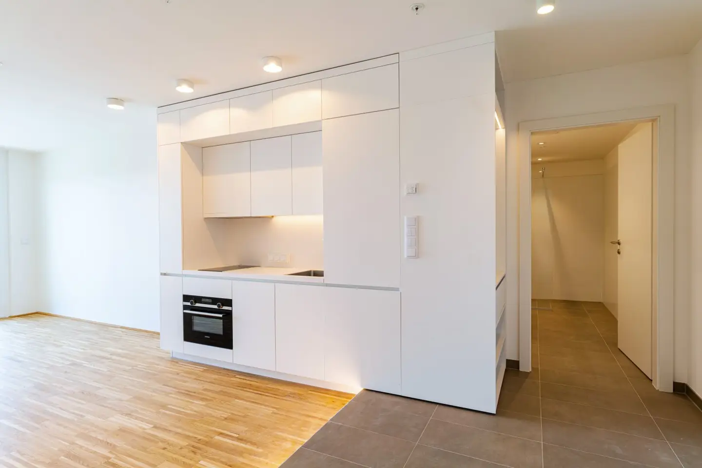 Modernes Serviced Apartment im TABA Tower Oberlaa mit südseitigem Balkon! Attraktive Investmentmöglichkeit im aufstrebenden Stadtentwicklungsgebiet Oberlaa!