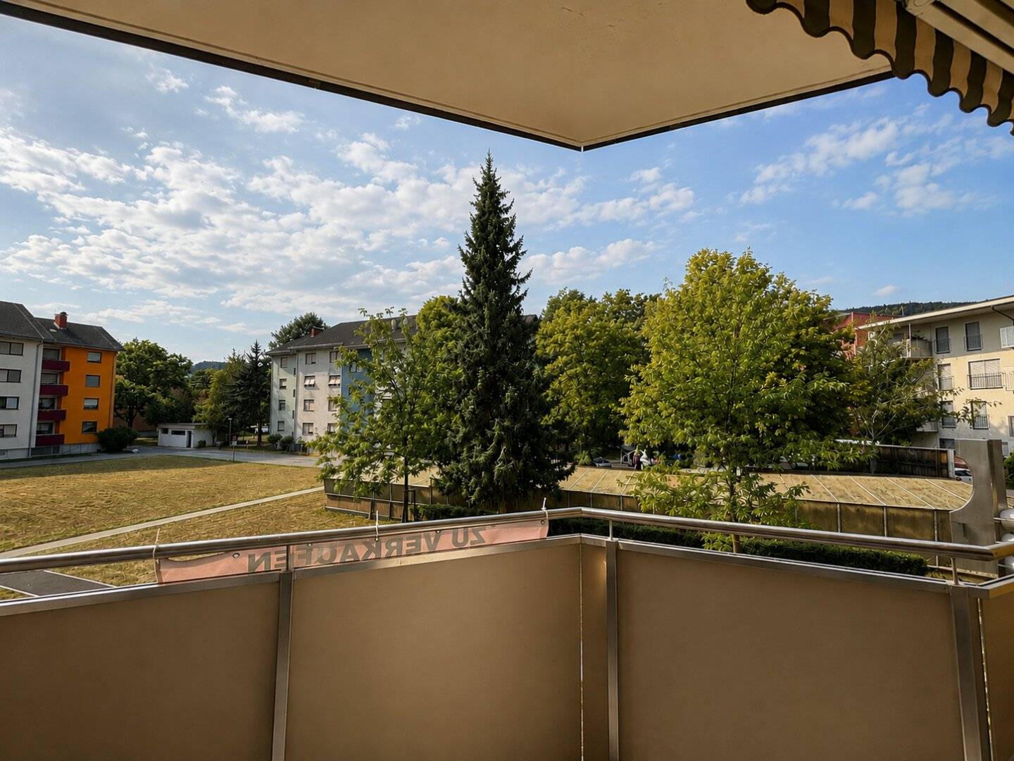 Perfectly laid out 1-room apartment with separate kitchen and loggia