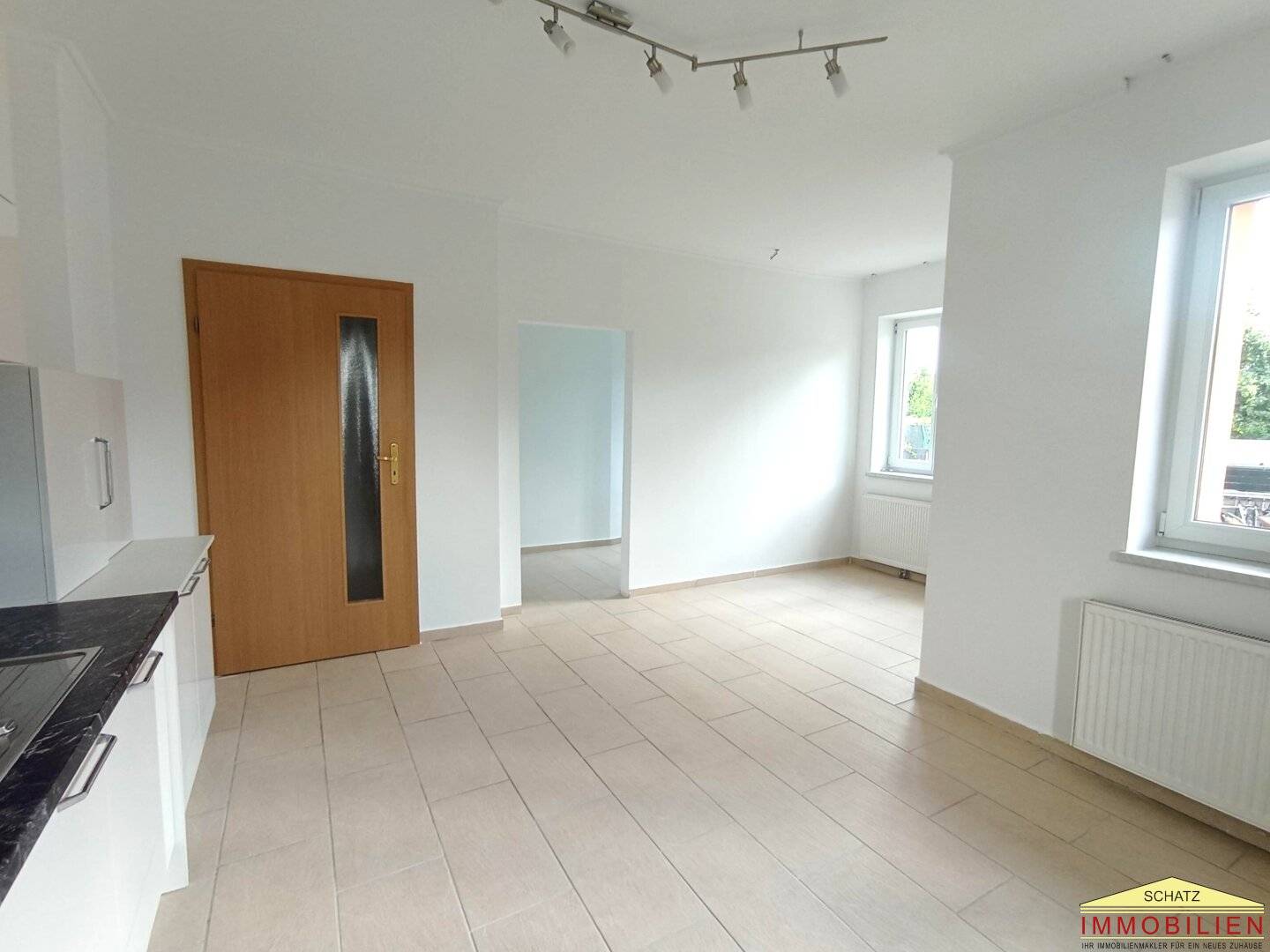 Bright 128 m² rental apartment with balcony and private garden area in Berndorf