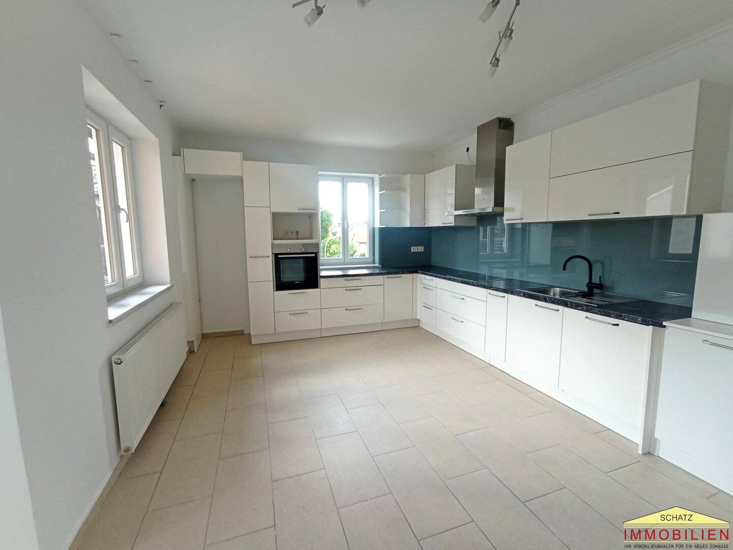Bright 128 m² rental apartment with balcony and private garden area in Berndorf