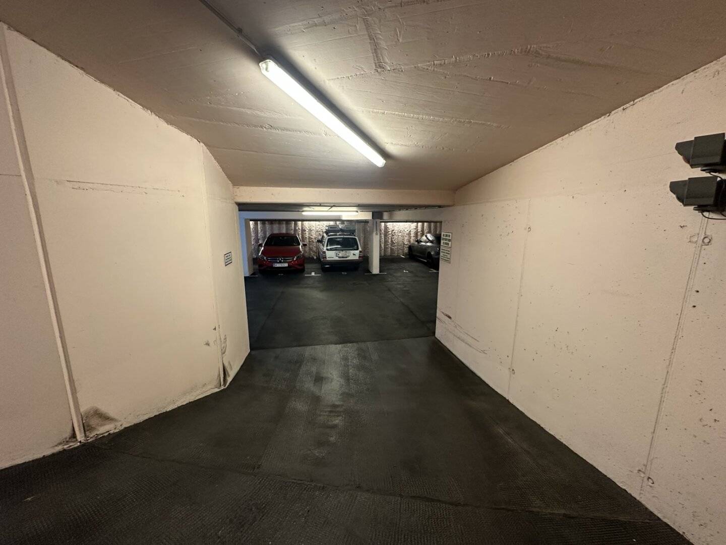 GARAGE PROVISIONSFREI ZU VERMIETEN 99 € Brutto