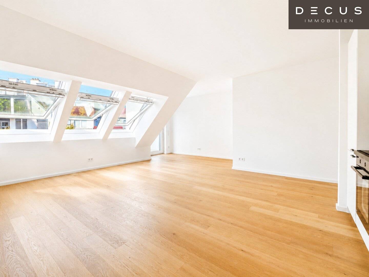 INVESTOR | FIRST OCCUPANCY IN STAMMERSDORF | 3-ROOM ATTIC APARTMENT | TERRACE, AIR CONDITIONING AND FITTED KITCHEN