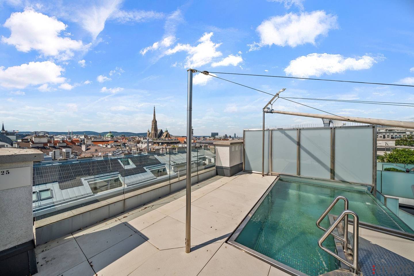 Stil und Luxus nur 3 Min. vom Stephansplatz (Virtual Tour) | 360° Dachterrasse mit Pool | Stadtpark ums Eck | 1 Min. zur Staatsoper | Garage