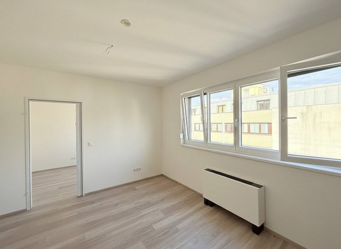 Well laid-out 2-room apartment near U3 Hütteldorfer Str. / bus 10A and trams 10, 46, 49, 52