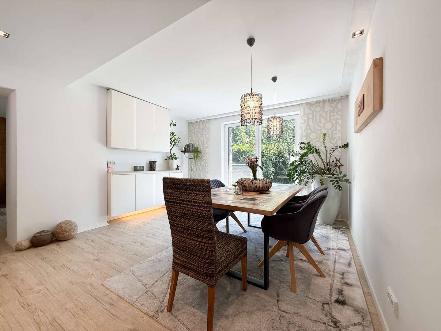 Ruhig gelegene Wohnung mit Privatgarten und Carport