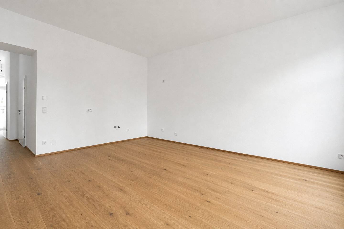 3-Zimmer-Altbauwohnung mit Balkon zum Innenhof | Erstbezug nach Sanierung