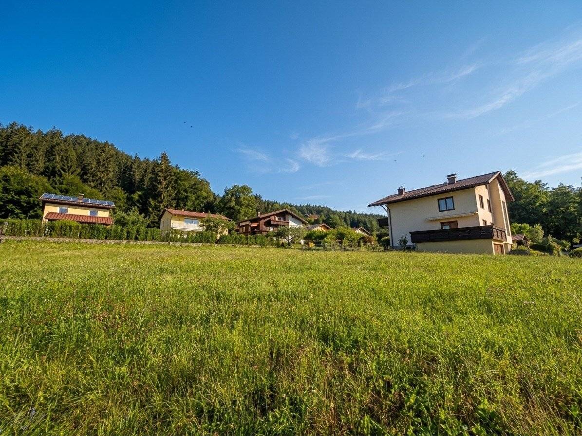 Sonniges Baugrundstück in Krumpendorf: In wenigen Minuten am Wörthersee