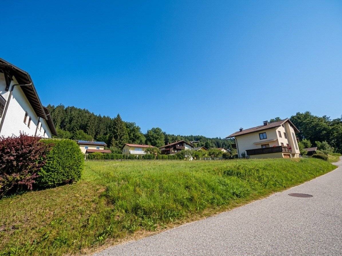Sonniges Baugrundstück in Krumpendorf: In wenigen Minuten am Wörthersee